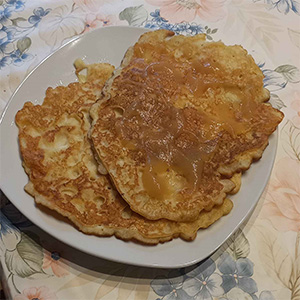 Pfannkuchen mit Apfelmuß